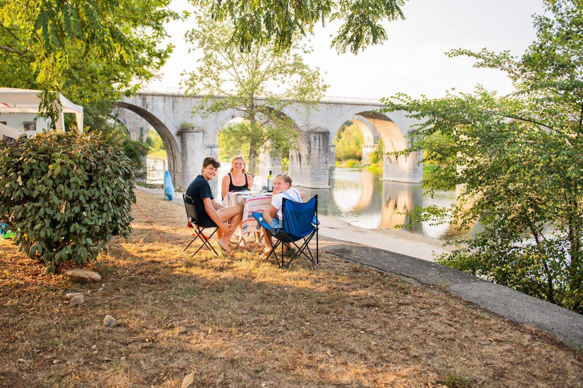 Camping Rcn La Bastide En Ardeche Sampzon Exterior photo